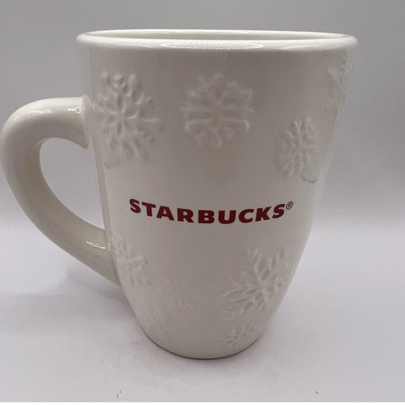 Starbucks Other - Starbucks 2010 snowflake holiday mug
14 ounces